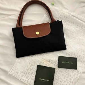 BRAND NEW  LONGCHAMO LE PLIAGE M TOTE BAG